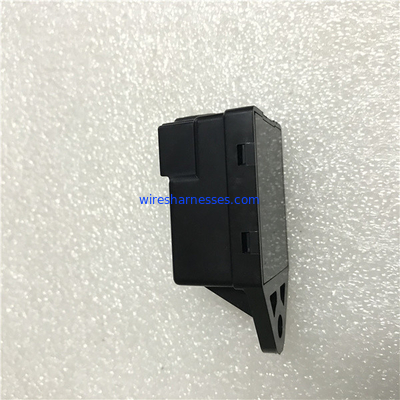 農業機械V3800 V2003 Kubotaエンジンのリレー15694-65992