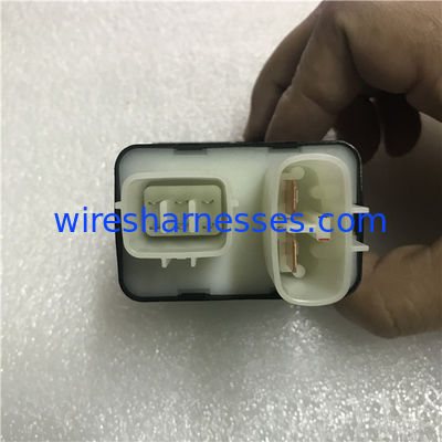 119953-77900エンジン4TNV98 4TNV94のためのYanmarの始動機のヒューズのリレー箱